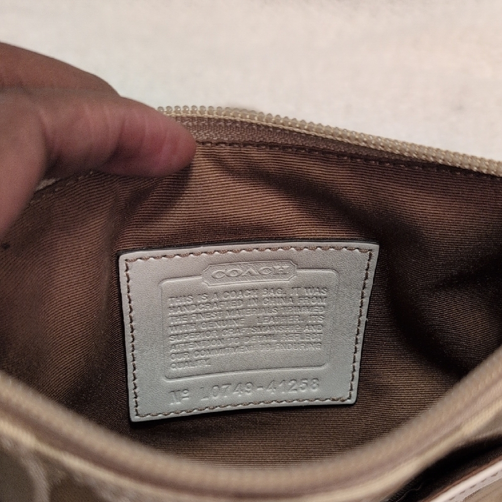 Vintage Coach Crossbody Bag - Picture 5 of 9